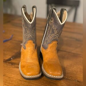 Cody James toddler cowboy boots size 7.